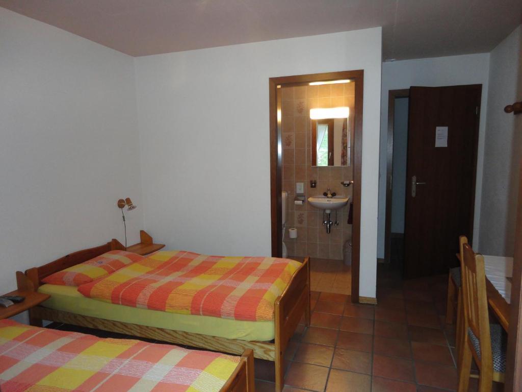 Ristorante Garni Lavizzara Hotell Sornico Rum bild