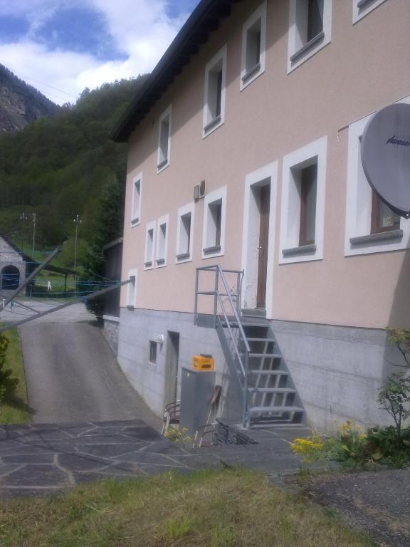 Ristorante Garni Lavizzara Hotell Sornico Exteriör bild
